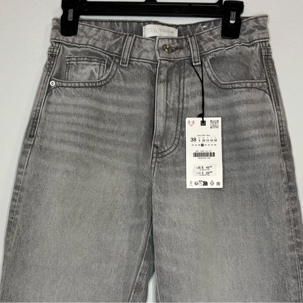 Zara High-Waisted Straight Leg Jeans - Grey Wash - Women’s Size 6 - Picture 2 of 9